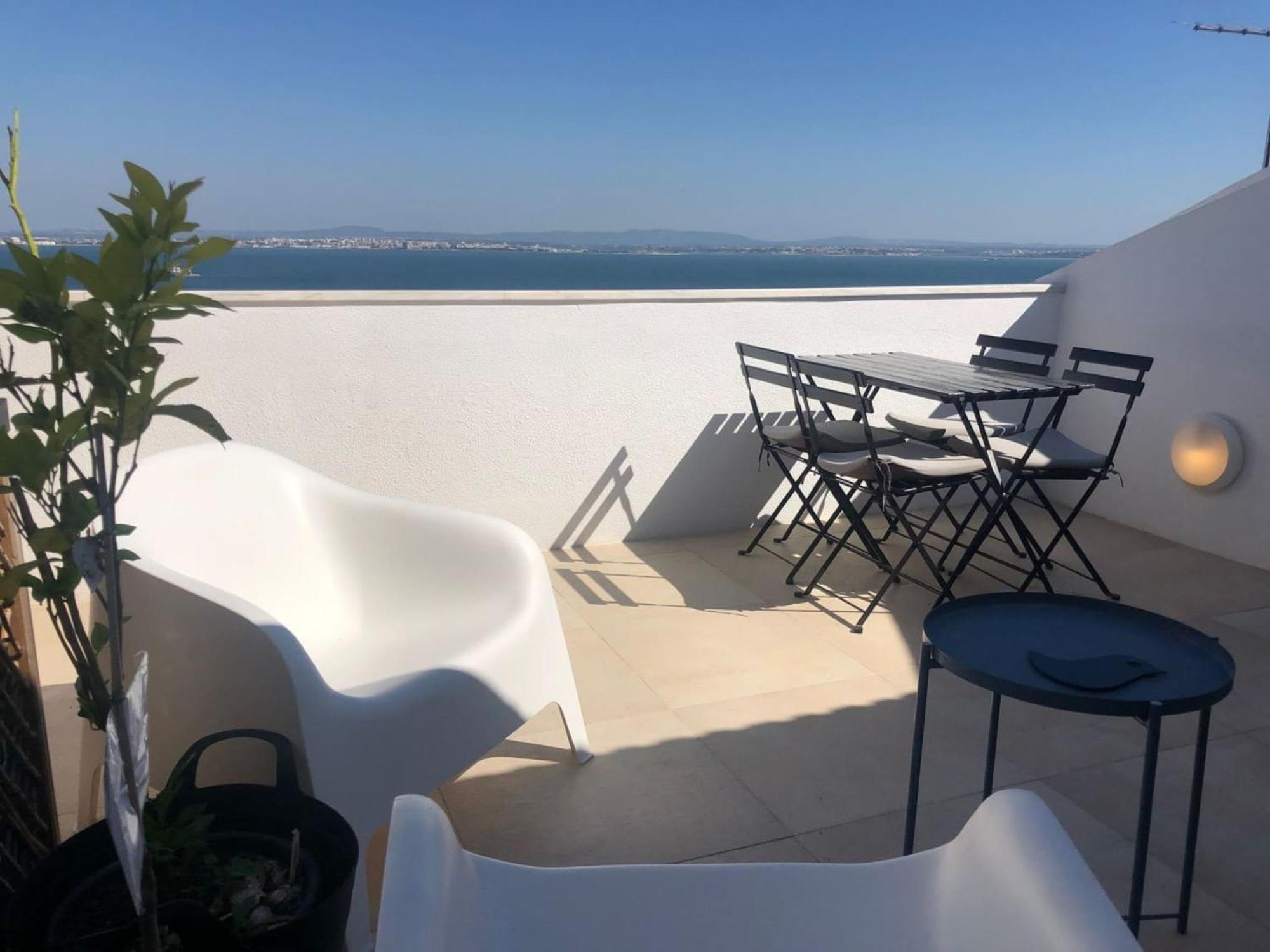 Beautiful River Views In Graca Appartement *