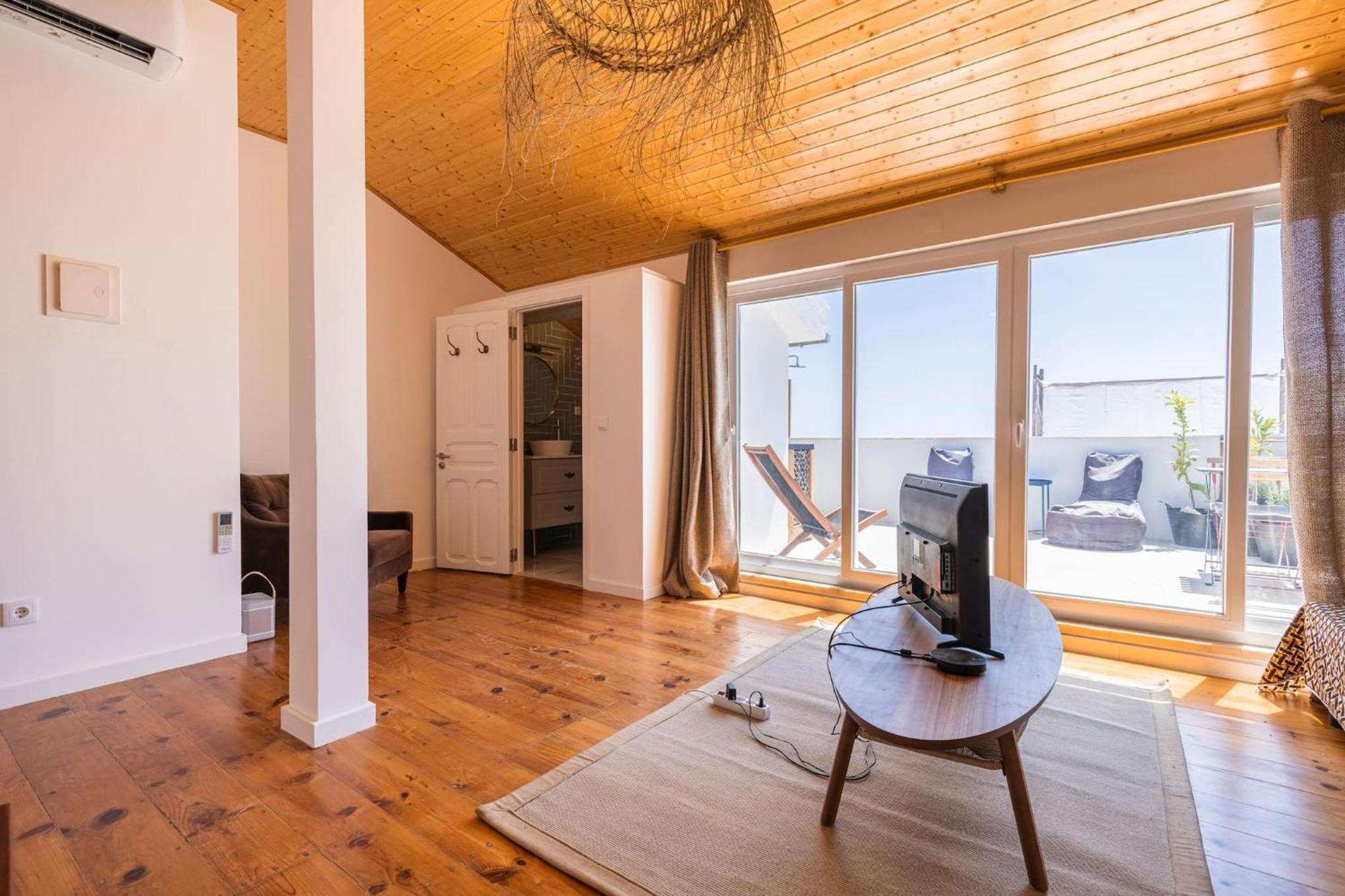Beautiful River Views In Graca Appartement